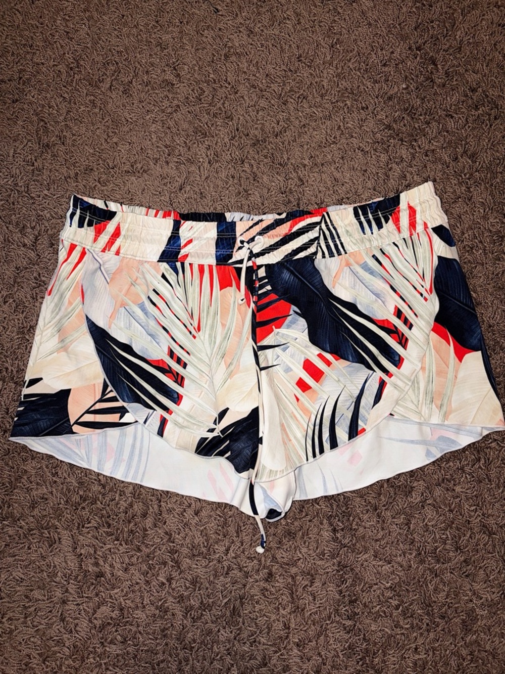 Athleta Tropical Leaf Drawstring Shorts